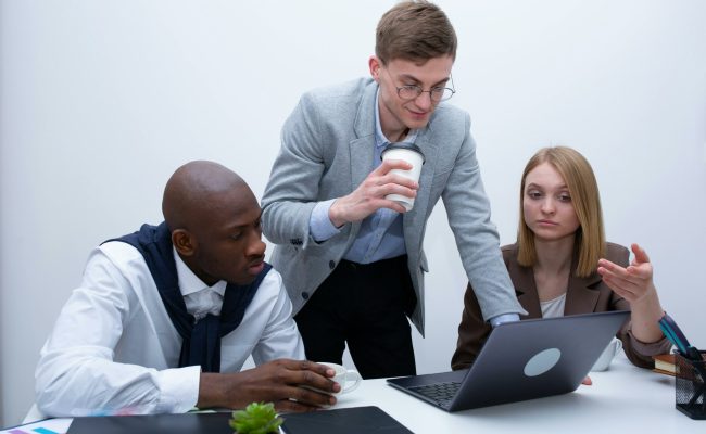 pexels-mikhail-nilov-6930556