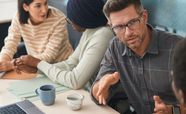 pexels-theo-decker-5945802